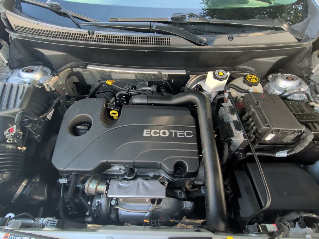 Chevrolet Equinox LT photo 11