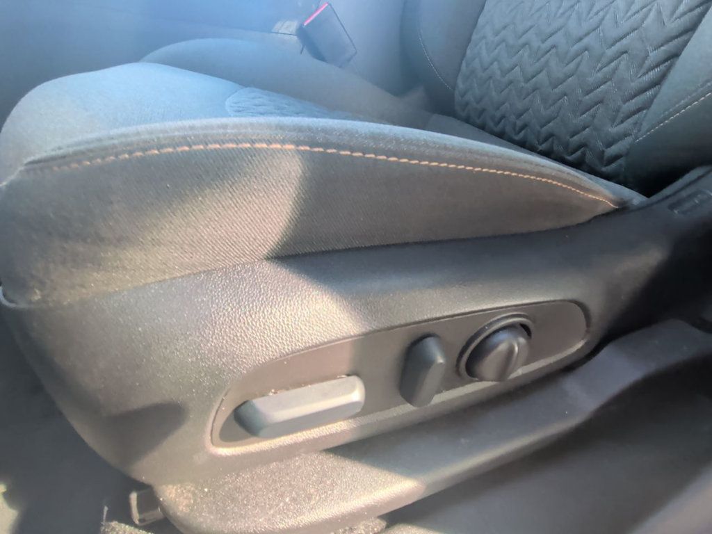 Chevrolet Equinox LT photo 13