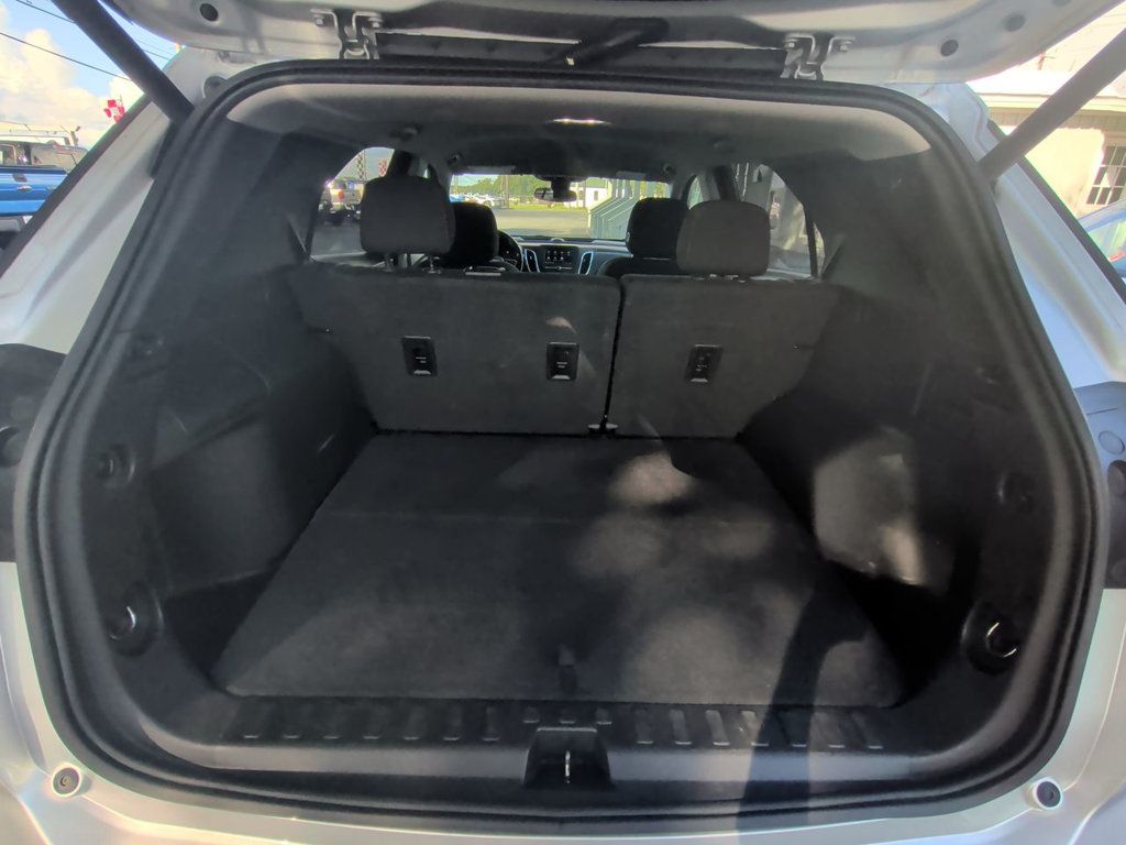 Chevrolet Equinox LT photo 23