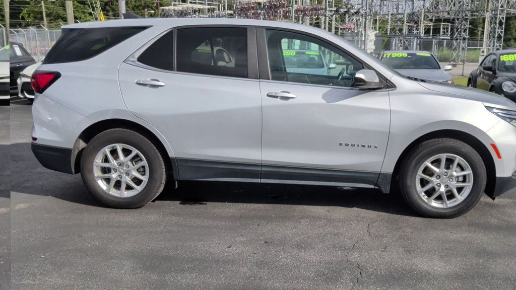 Chevrolet Equinox LT photo 9