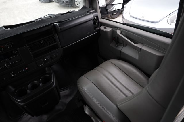 2022 Chevrolet Express Cargo Van RWD 2500 155" - 23060922 - 18