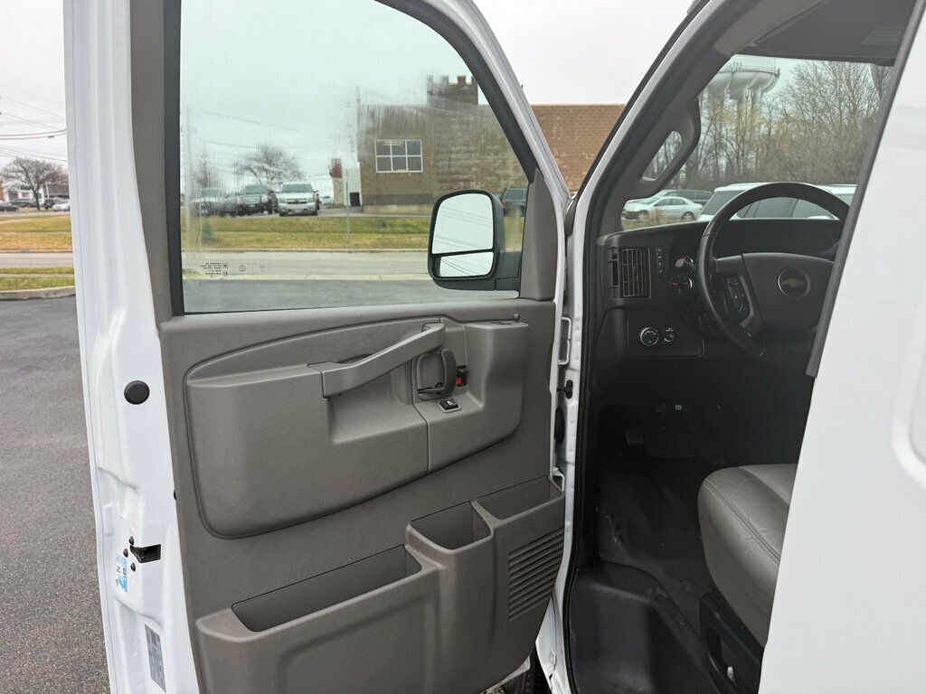 2022 Chevrolet Express Cargo Van RWD 2500 155" - 22998572 - 13