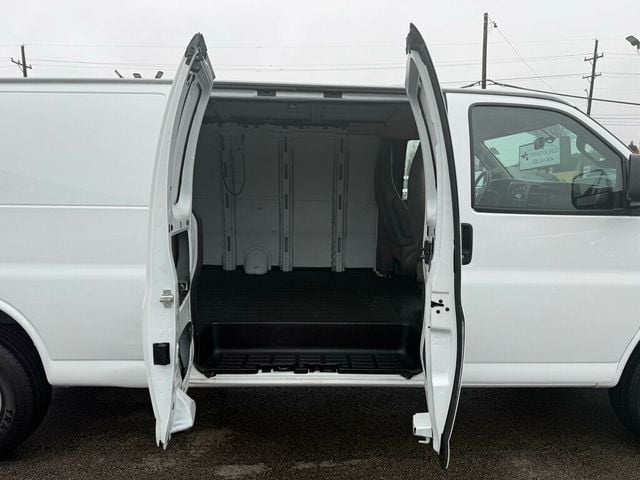 2022 Chevrolet Express Cargo Van RWD 2500 155" - 22998572 - 17