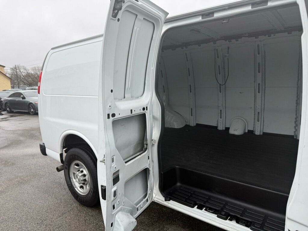 2022 Chevrolet Express Cargo Van RWD 2500 155" - 22998572 - 18