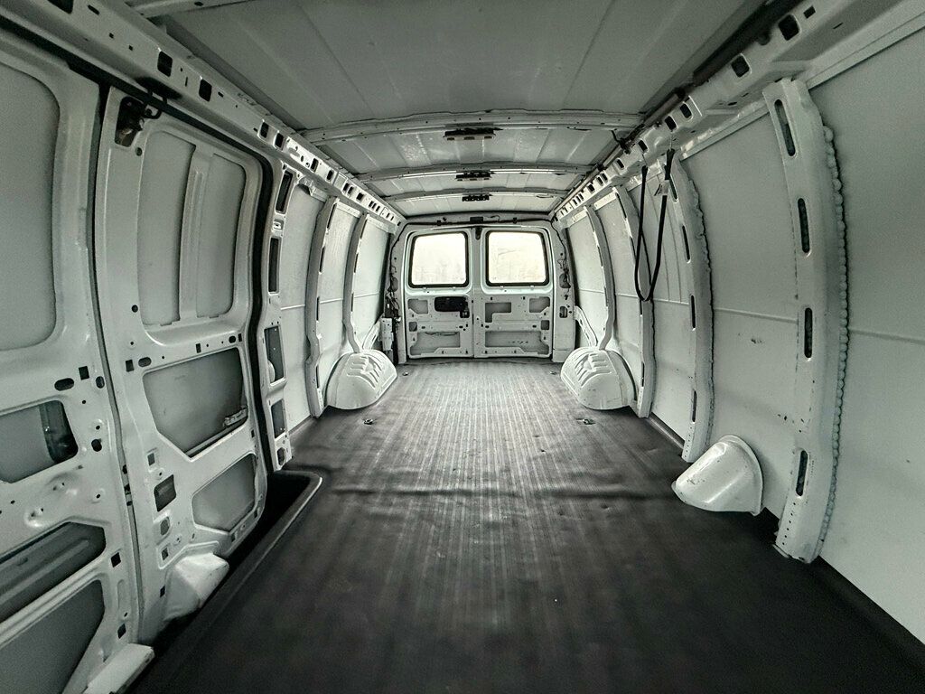 2022 Chevrolet Express Cargo Van RWD 2500 155" - 22998572 - 1