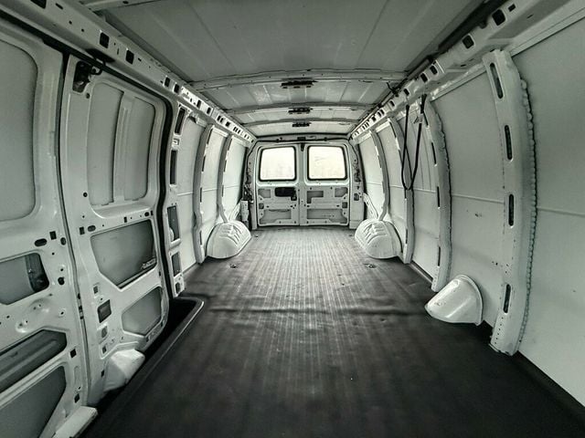 2022 Chevrolet Express Cargo Van RWD 2500 155" - 22998572 - 1