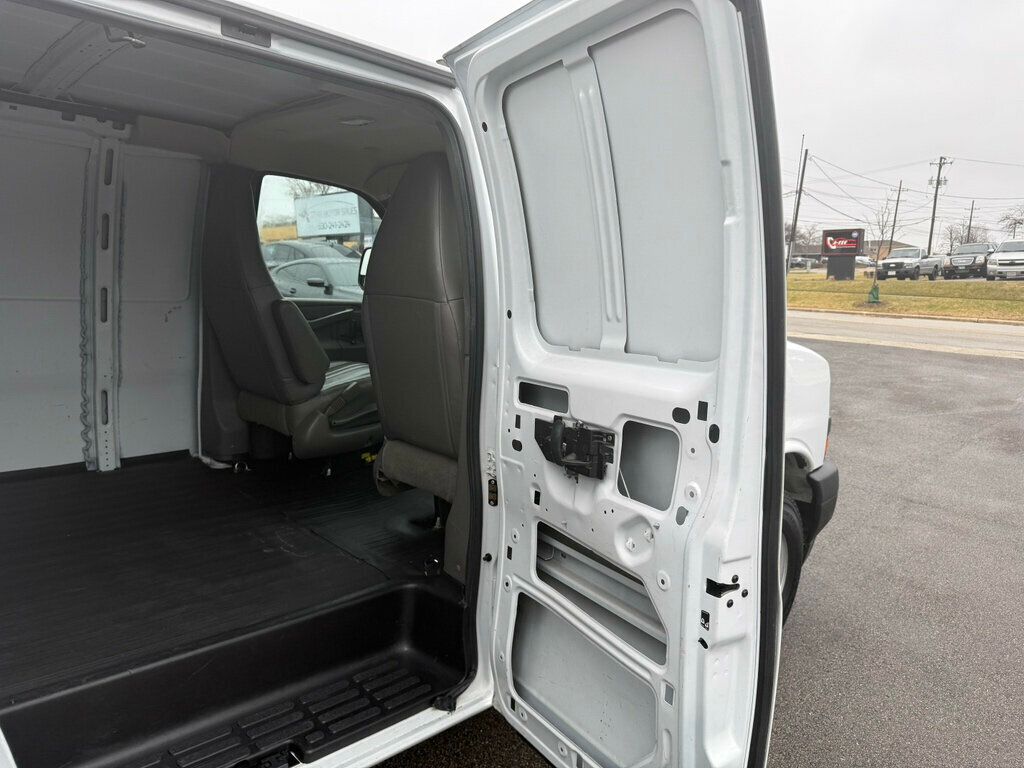2022 Chevrolet Express Cargo Van RWD 2500 155" - 22998572 - 19