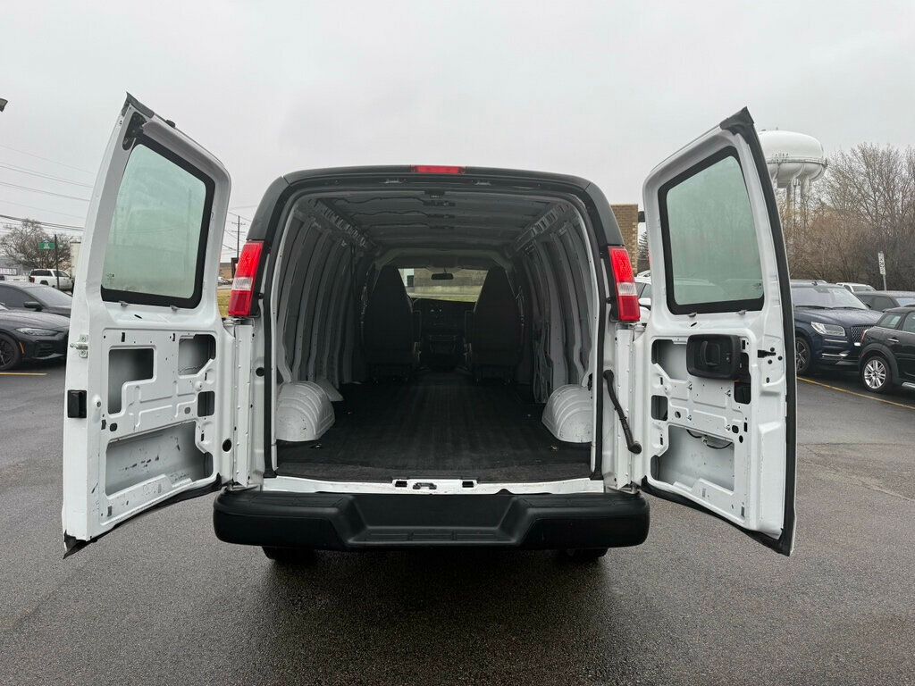 2022 Chevrolet Express Cargo Van RWD 2500 155" - 22998572 - 2