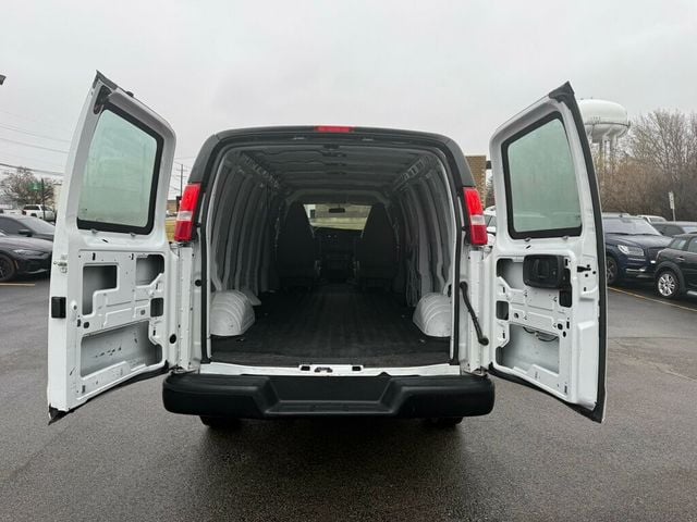 2022 Chevrolet Express Cargo Van RWD 2500 155" - 22998572 - 2