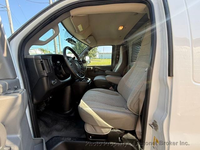 2022 Chevrolet Express Cargo Van RWD 3500 135" - 23074631 - 10