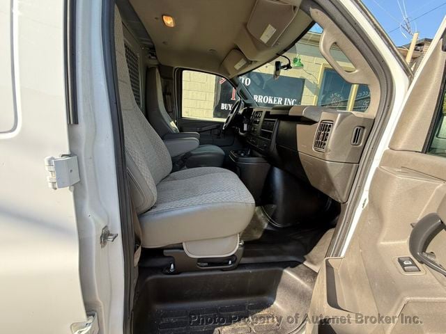 2022 Chevrolet Express Cargo Van RWD 3500 135" - 23074631 - 16