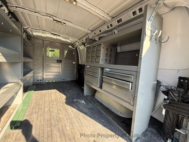 2022 Chevrolet Express Cargo Van RWD 3500 135" - 23074631 - 24
