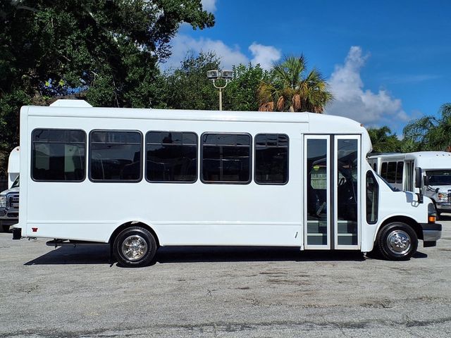 2022 Chevrolet Express Commercial Cutaway 4500 Van 159" - 23065127 - 1