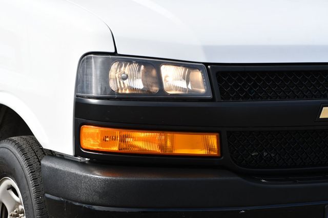 2022 Chevrolet Express Passenger RWD 3500 155" LS - 22778033 - 11