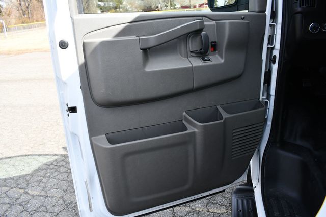 2022 Chevrolet Express Passenger RWD 3500 155" LS - 22778033 - 16