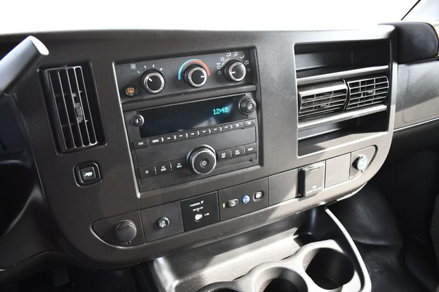 2022 Chevrolet Express Passenger RWD 3500 155" LS - 22778033 - 26