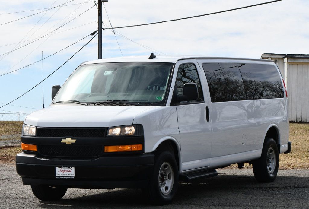 2022 Chevrolet Express Passenger LS photo 3