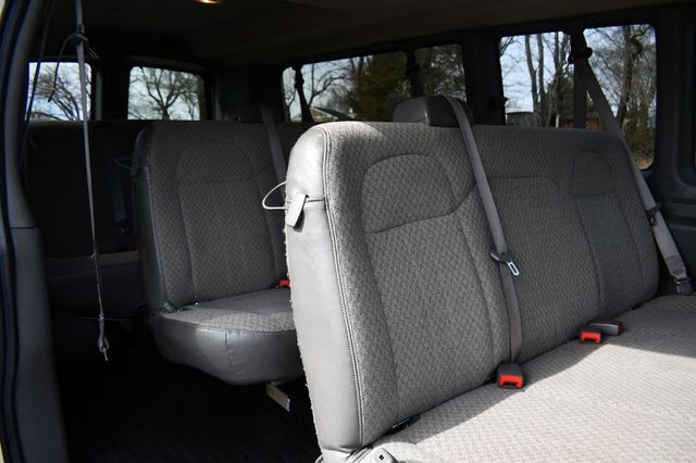 2022 Chevrolet Express Passenger RWD 3500 155" LS - 22778033 - 36