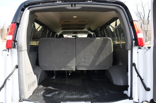 2022 Chevrolet Express Passenger RWD 3500 155" LS - 22778033 - 7