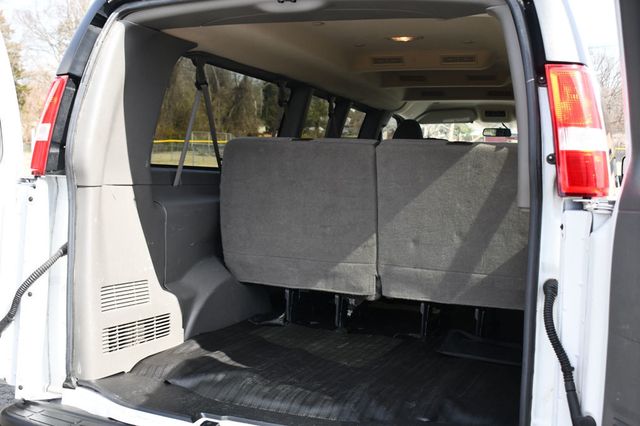 2022 Chevrolet Express Passenger RWD 3500 155" LS - 22778033 - 8