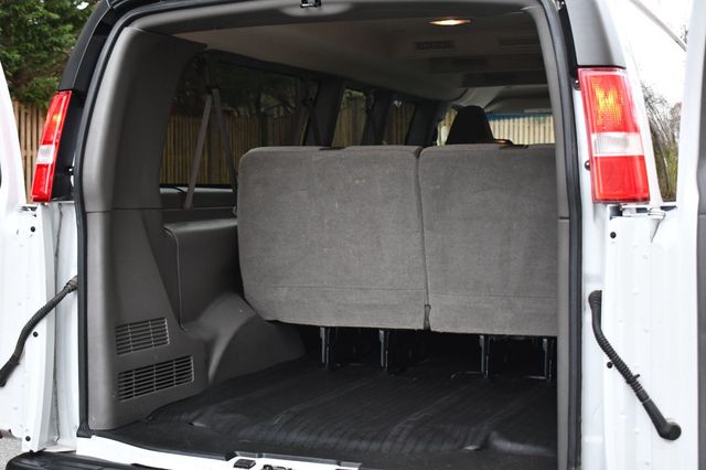 2022 Chevrolet Express Passenger RWD 3500 155" LS - 22803494 - 10