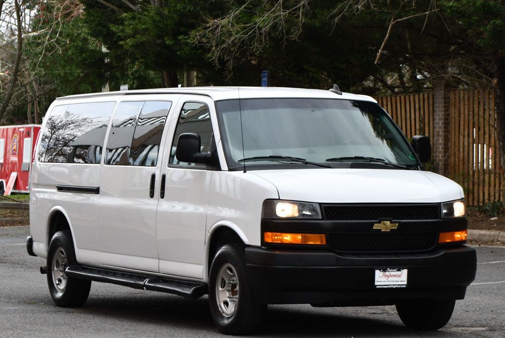 2022 Chevrolet Express Passenger 3500 LS Van photo 13