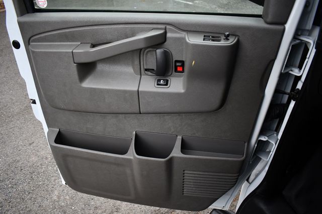 2022 Chevrolet Express Passenger RWD 3500 155" LS - 22803494 - 18