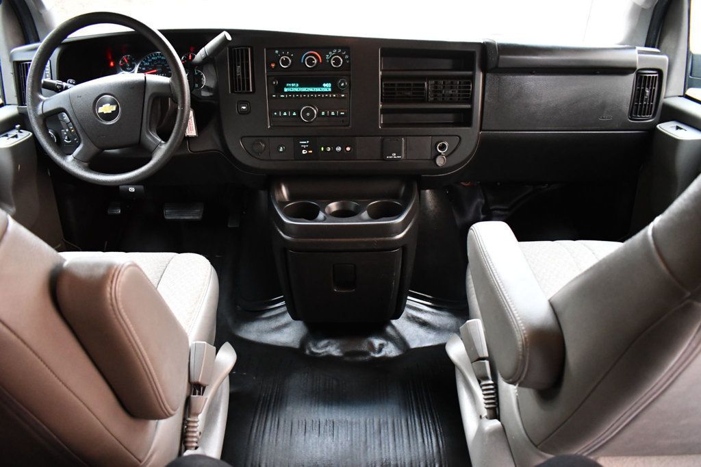 2022 Chevrolet Express Passenger 3500 LS Van photo 22