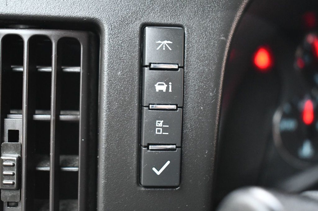 2022 Chevrolet Express Passenger 3500 LS Van photo 23