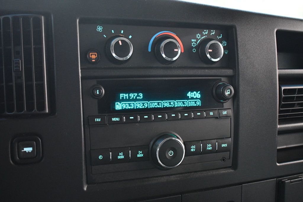 2022 Chevrolet Express Passenger 3500 LS Van photo 27