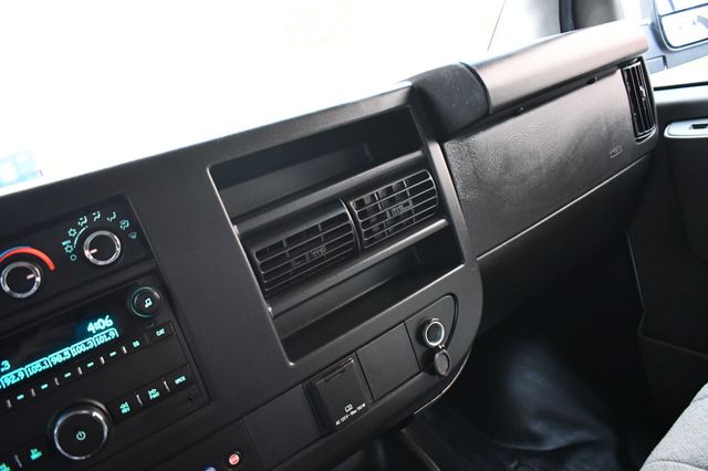 2022 Chevrolet Express Passenger RWD 3500 155" LS - 22803494 - 31