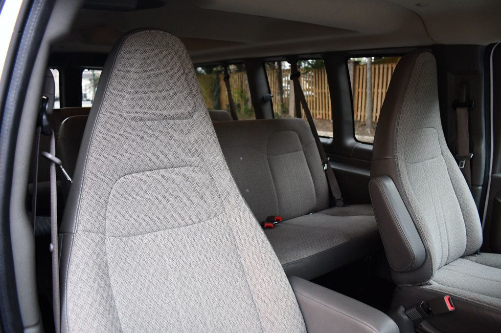 2022 Chevrolet Express Passenger 3500 LS Van photo 36
