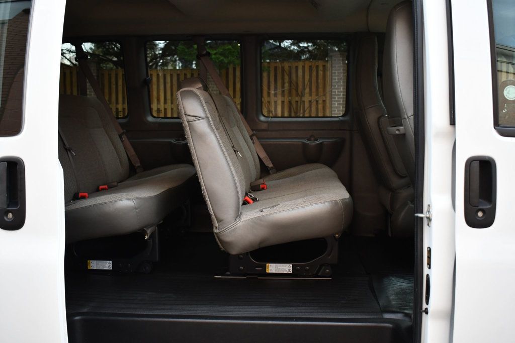 2022 Chevrolet Express Passenger 3500 LS Van photo 38