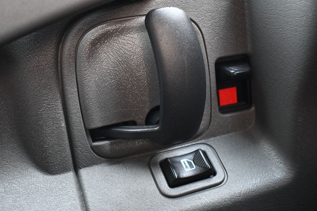 2022 Chevrolet Express Passenger 3500 LS Van photo 43