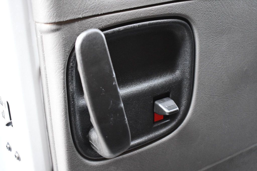 2022 Chevrolet Express Passenger 3500 LS Van photo 44