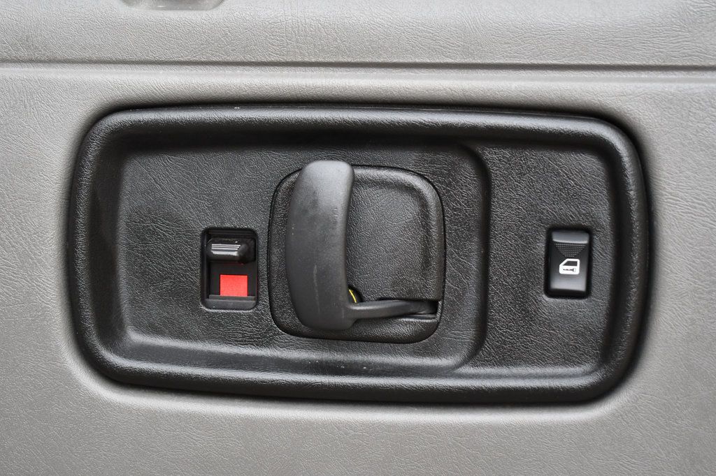 2022 Chevrolet Express Passenger 3500 LS Van photo 48