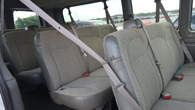 2022 Chevrolet Express Passenger RWD 3500 155" LS - 23026240 - 5
