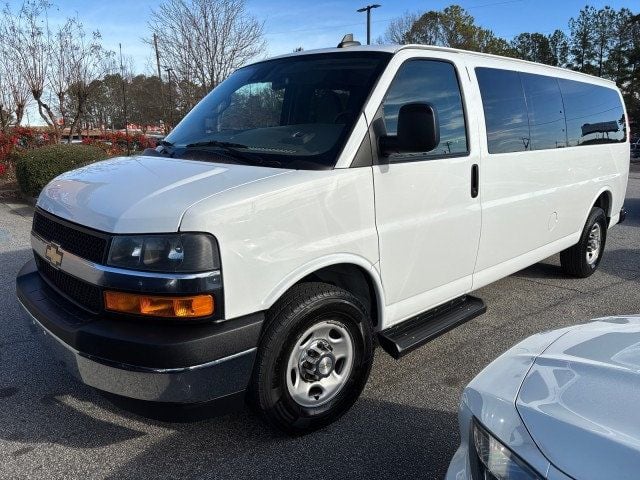 2022 Chevrolet Express Passenger RWD 3500 155" LT - 22779579 - 2