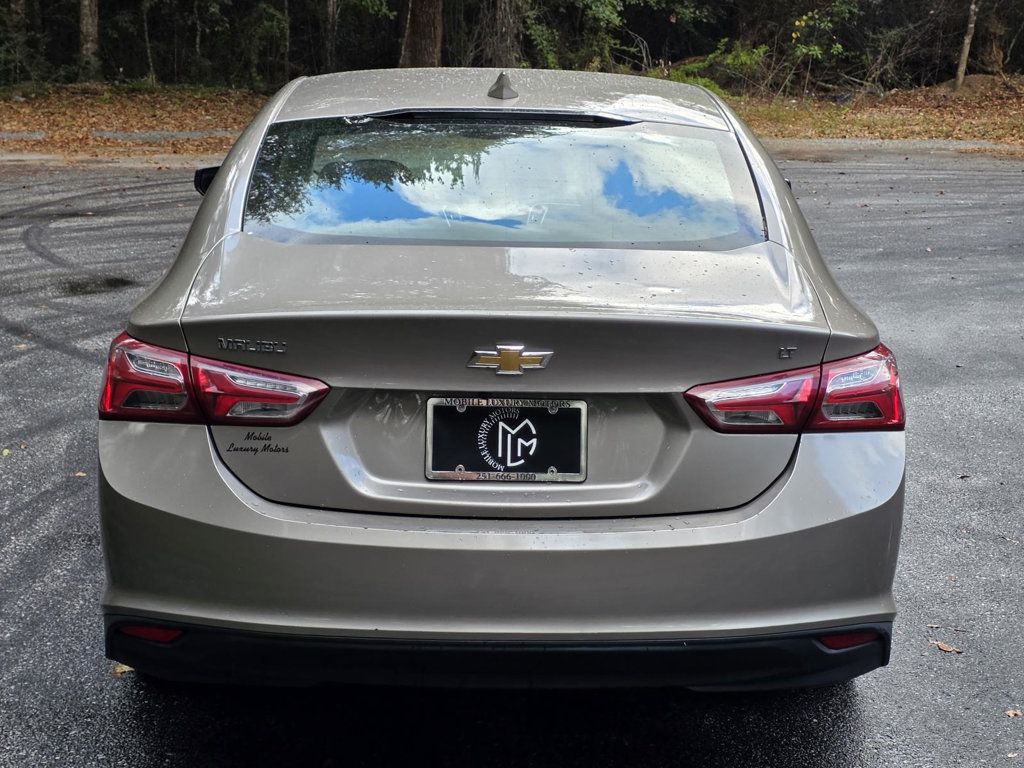 2022 Chevrolet Malibu 1LT photo 3