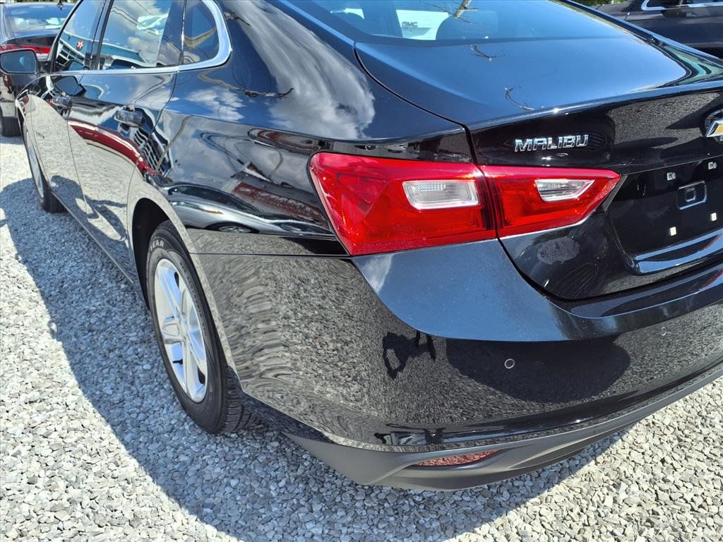 2022 Chevrolet Malibu LS - 22913829 - 17