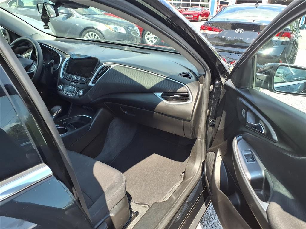 2022 Chevrolet Malibu LS - 22913829 - 19