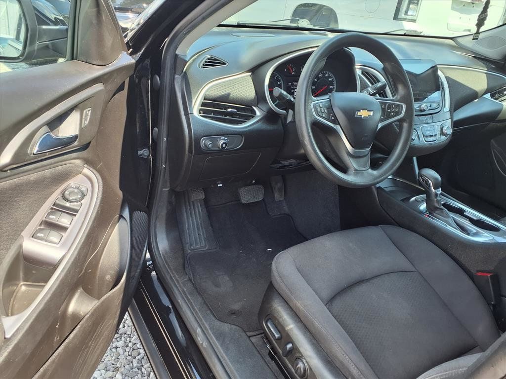 2022 Chevrolet Malibu LS - 22913829 - 5