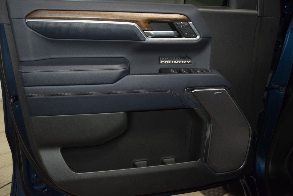 2022 Chevrolet Silverado 1500 1500 CREW HIGH COUNTRY 4X4 * 6.2 V8 * LOADED * LOW MILES - 22915112 - 44