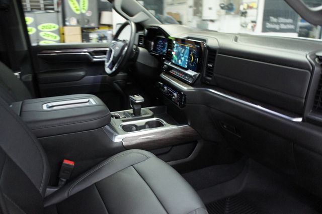 2022 Chevrolet Silverado 1500 1-Owner, LTZ Plus, 4x4, only 4k miles - 22873558 - 56