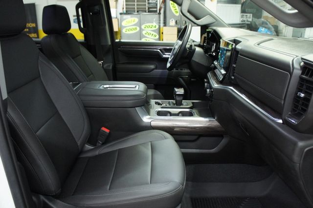 2022 Chevrolet Silverado 1500 1-Owner, LTZ Plus, 4x4, only 4k miles - 22873558 - 57