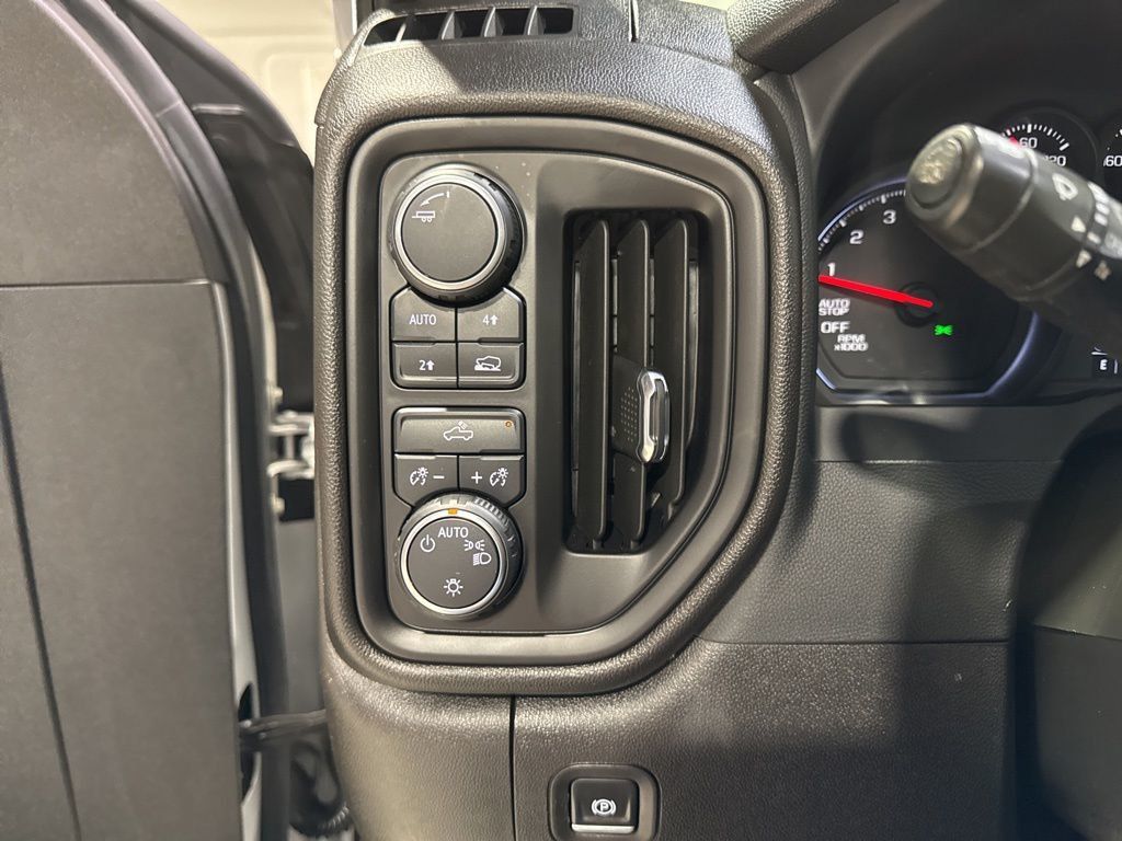 2022 Chevrolet Silverado 1500 4WD Crew Cab 147" Custom - 23026097 - 11