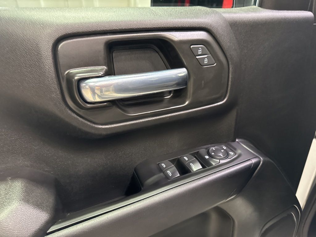 2022 Chevrolet Silverado 1500 4WD Crew Cab 147" Custom - 23026097 - 24