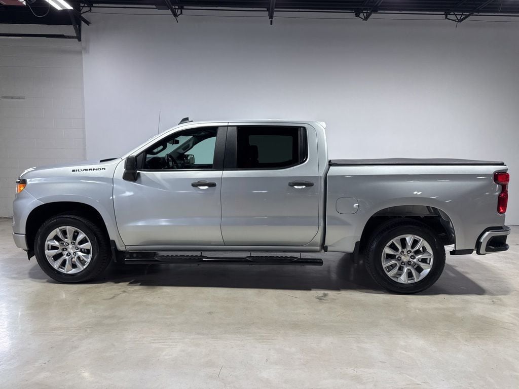 2022 Chevrolet Silverado 1500 4WD Crew Cab 147" Custom - 23026097 - 3