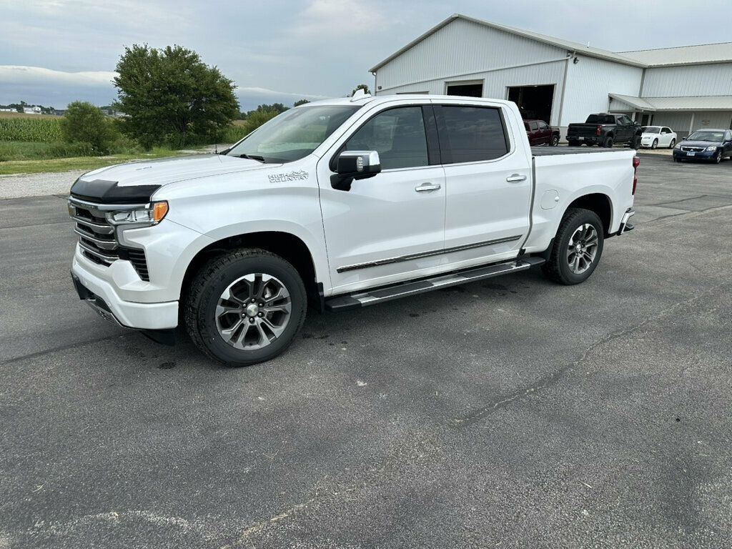 2022 Chevrolet Silverado 1500 4WD Crew Cab 147" High Country - 23065135 - 0