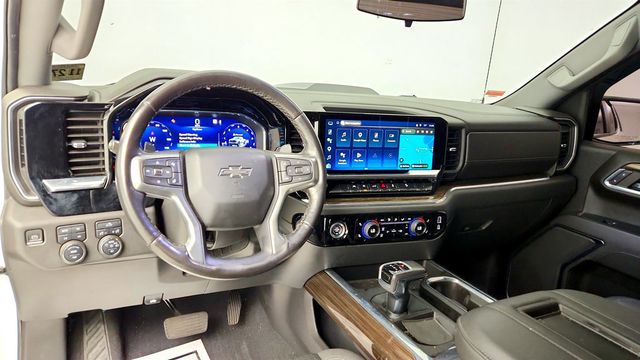 2022 Chevrolet Silverado 1500 4WD Crew Cab 147'' LT Trail Boss w/ Non-DFM 5.3L V8 - 23082231 - 11